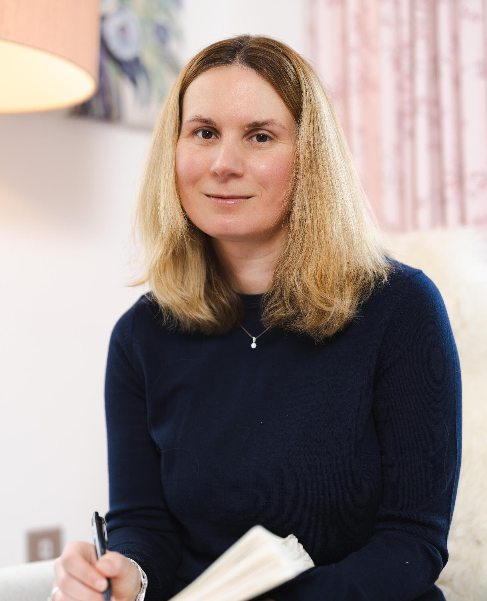 Dr Louise Legg